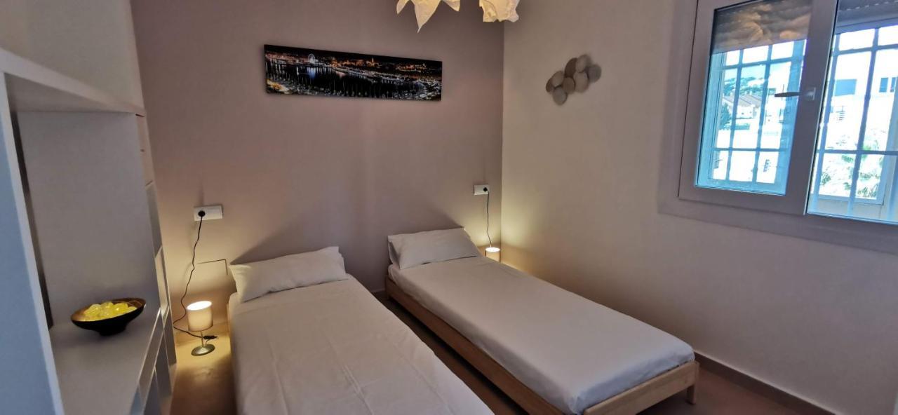 La Perla Cruise Apartment On Private Beach, Modern With Aircon & Wifi Benalmádena Eksteriør billede