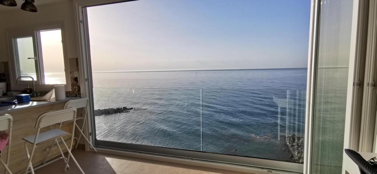 La Perla Cruise Apartment On Private Beach, Modern With Aircon & Wifi Benalmádena Eksteriør billede